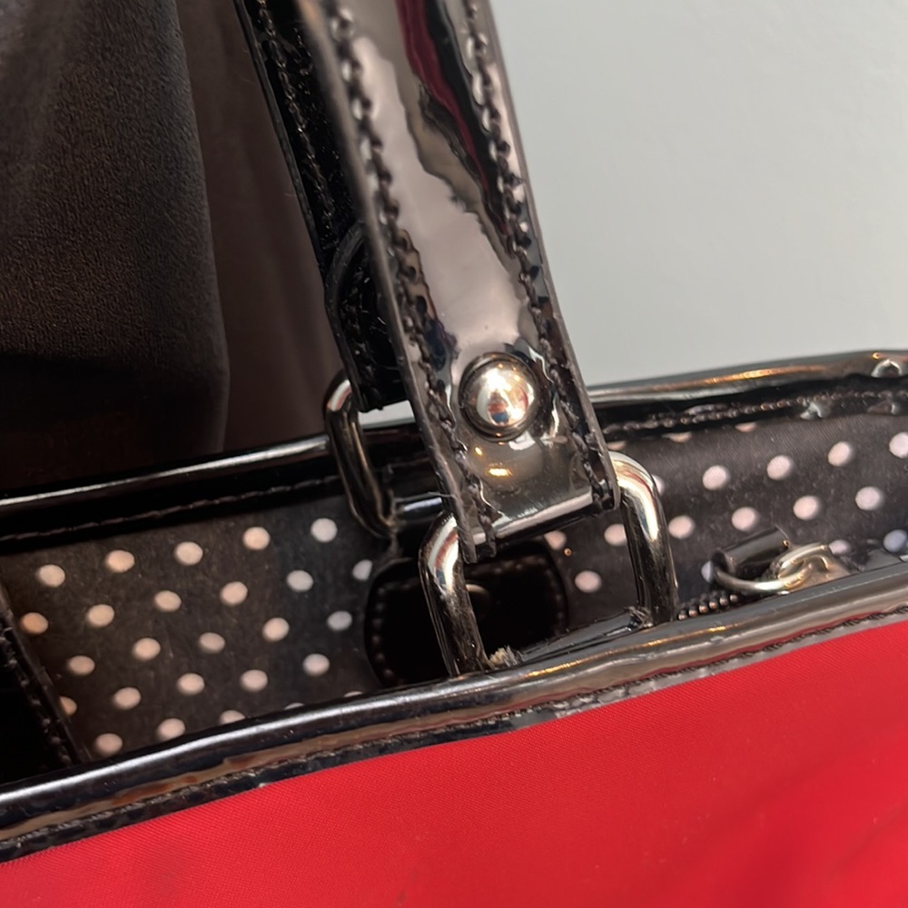 Lulu By Lulu Guinness London Calling Over The Shoulder Bag in black and red. - Picture 4 of 9